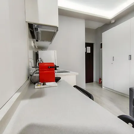 Pretty Petitie Fully Equipped Center Thessaloniki